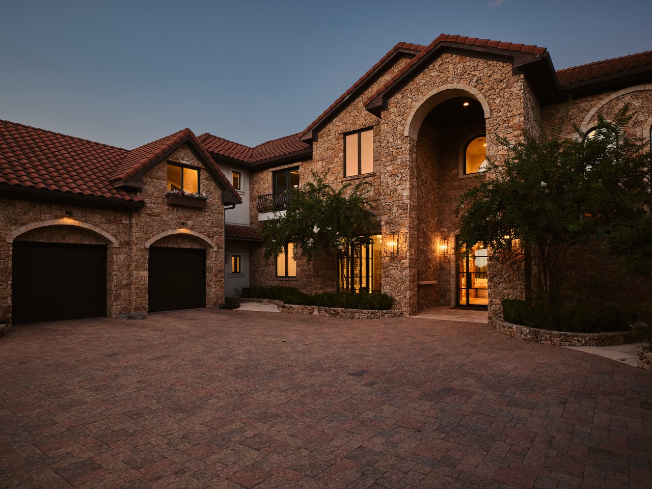 305 Marly Way 