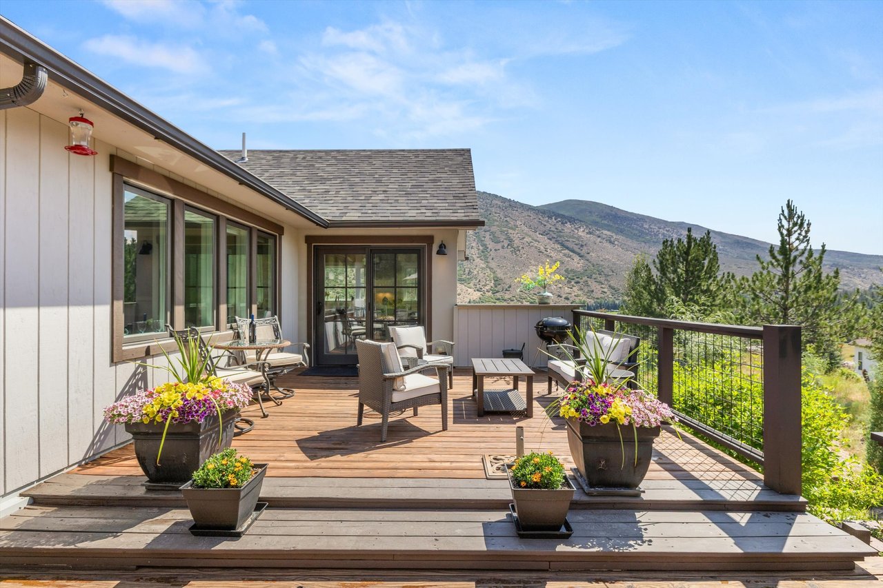 Charming Home with Spectacular Mountain Views