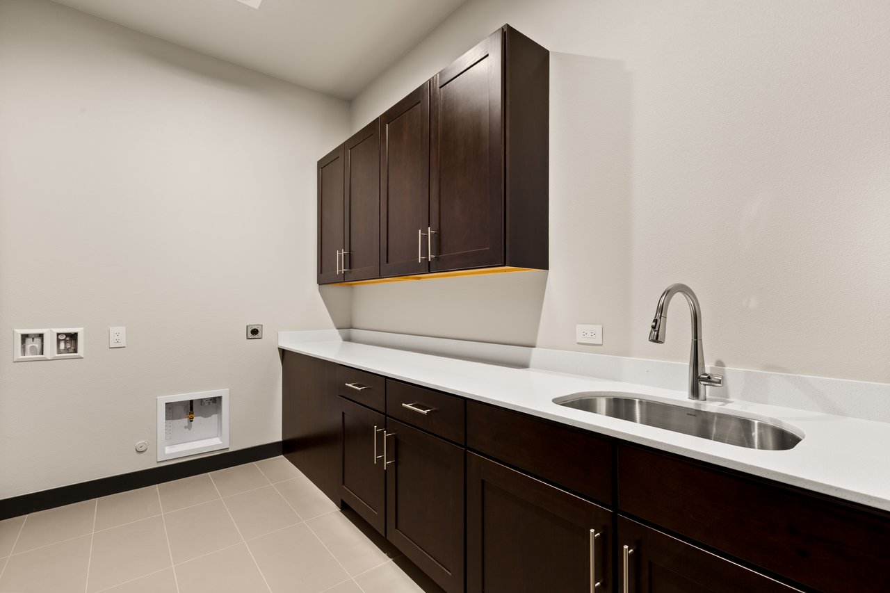 36 Rainbow Point Place
