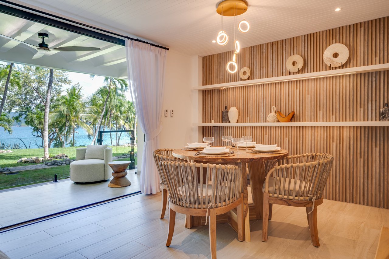 Flamingo Marina Cove 416 – Beachfront Condo