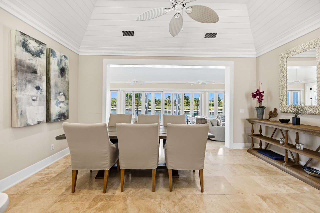 Sand Dollar, Schooner Bay 