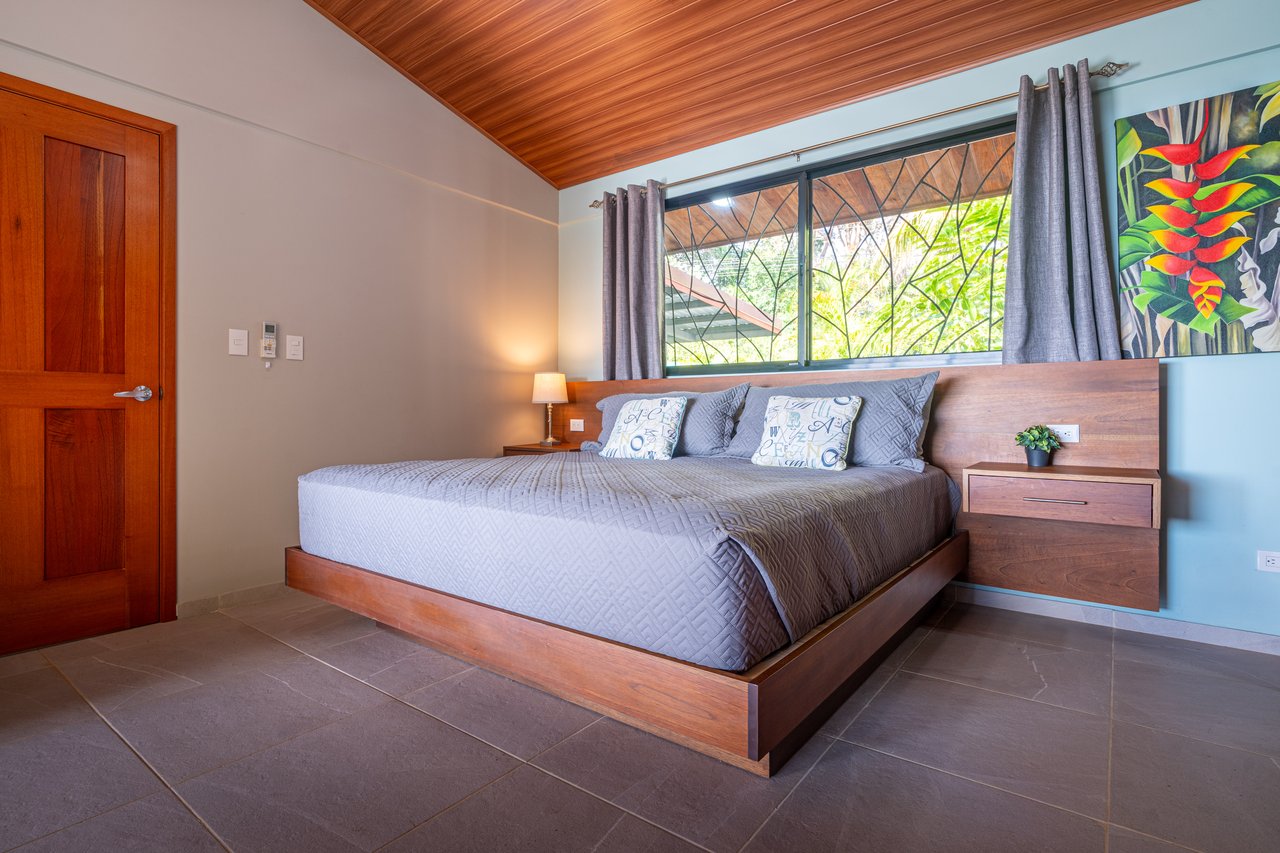 Casa Sea Breeze- Spectacular Ocean-View Home and Guest Villa in Prime Ojochal Location