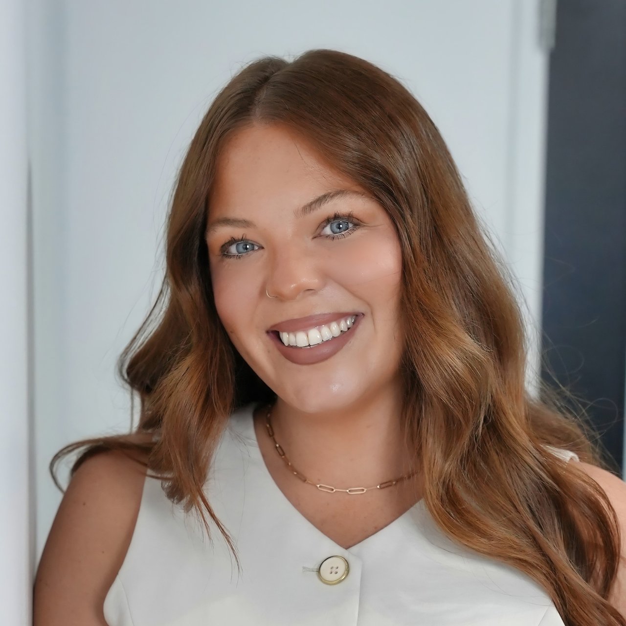 Juliane Faulk Virginia Beach, VA Real Estate Agent Headshot