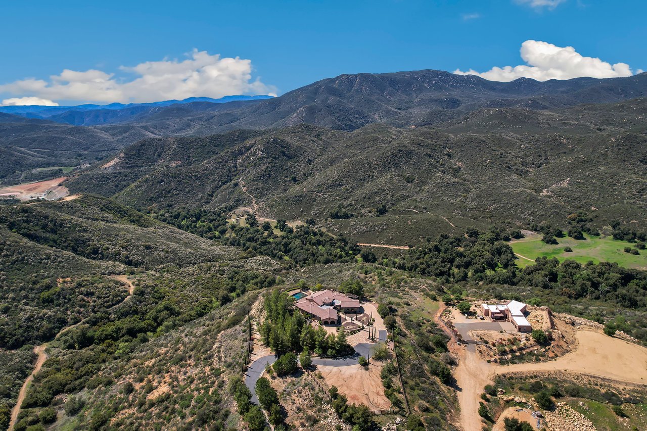 38355 Vista Del Bosque