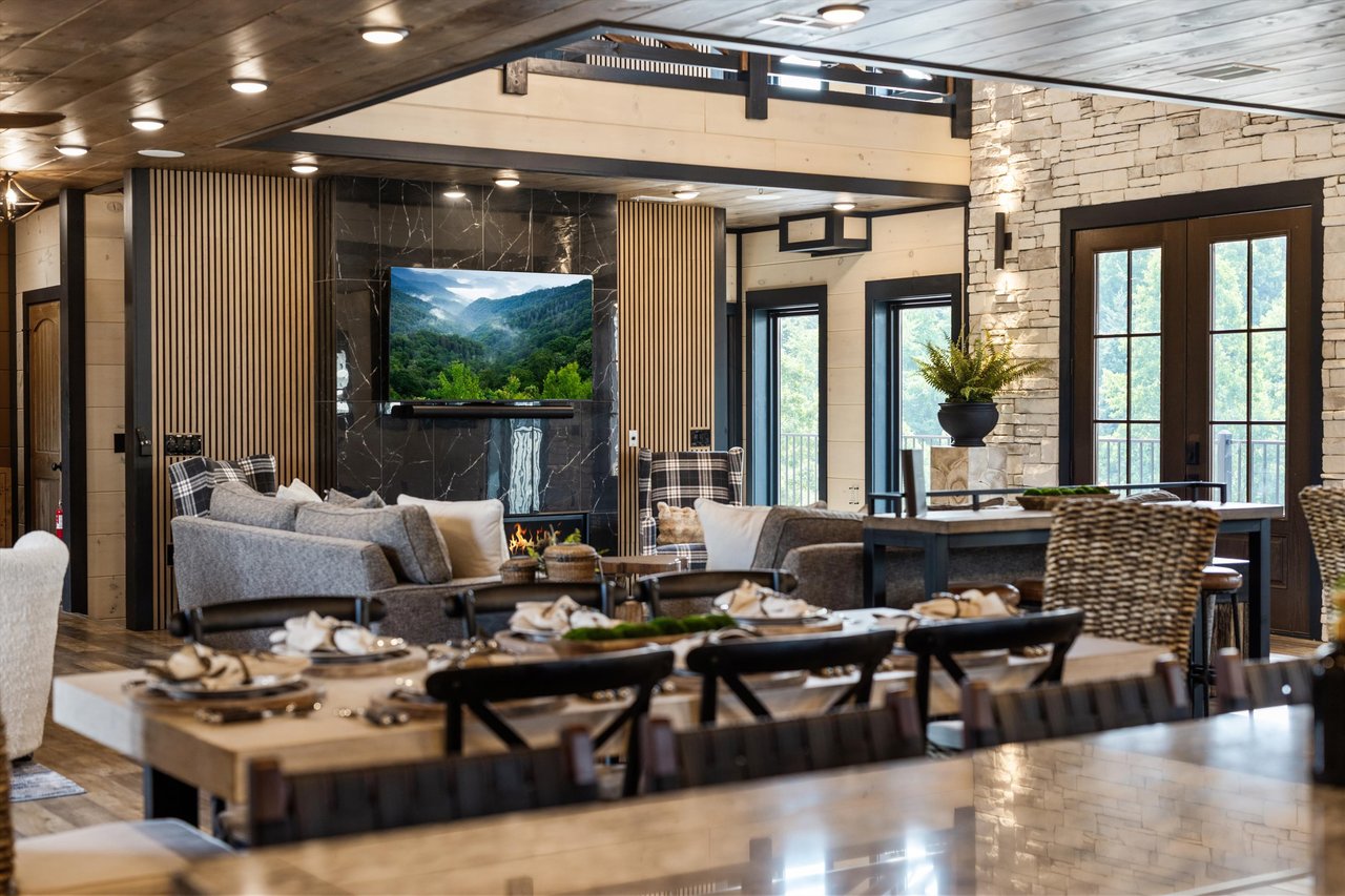 1362 Rambling Creek Way