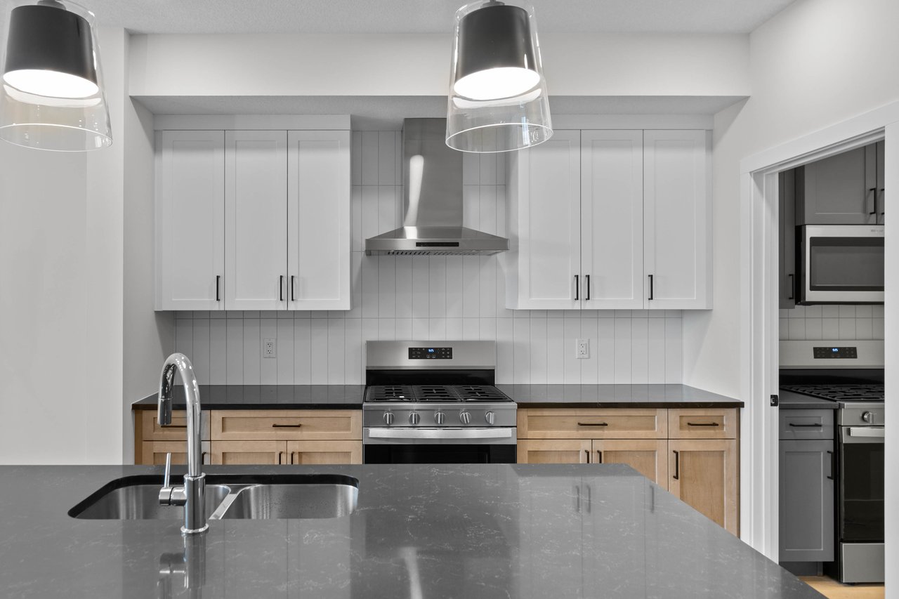 175 Belvedere Crescent SE