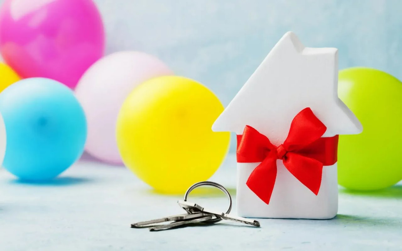 How To Throw A Housewarming Party