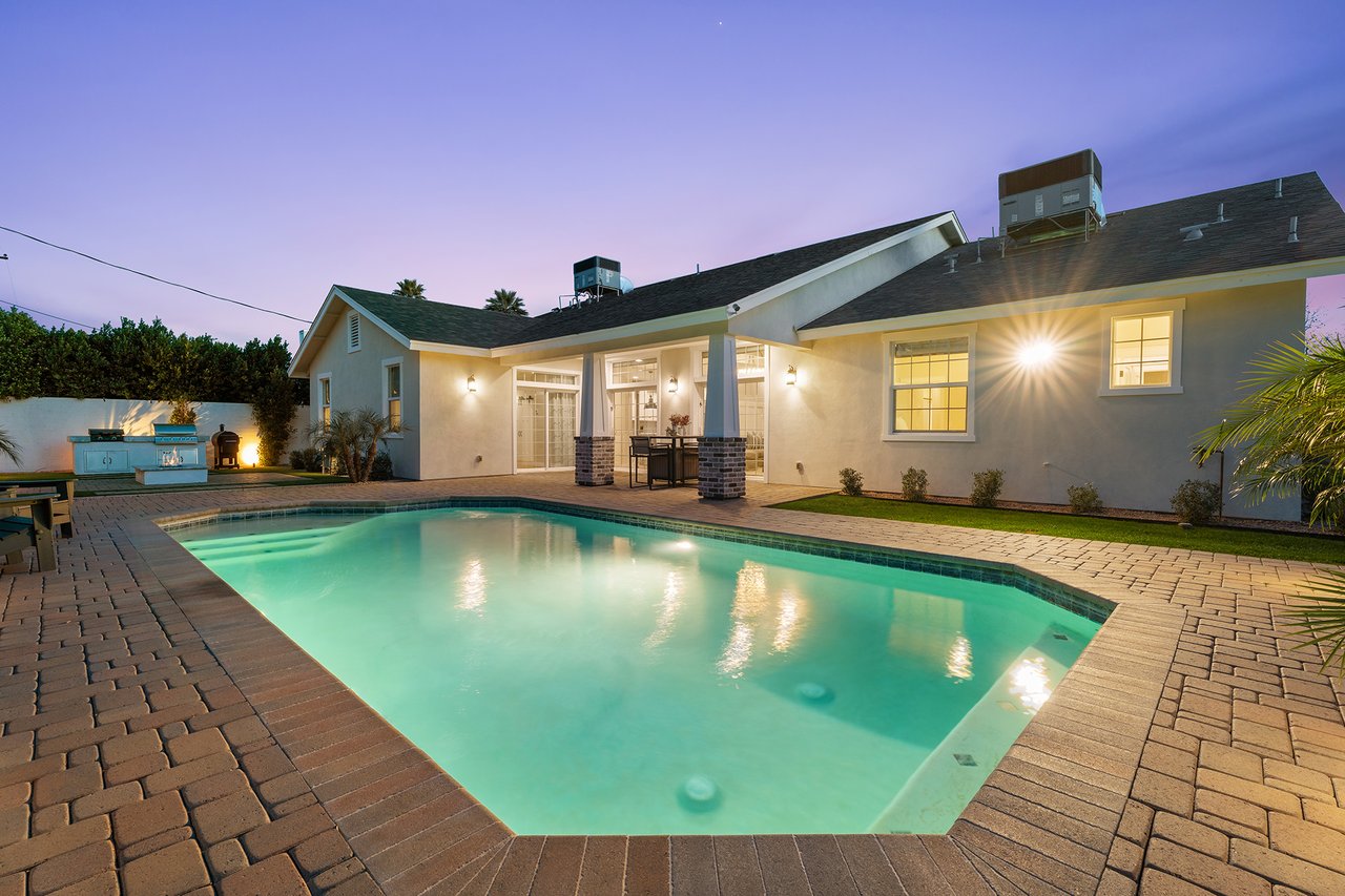 3838 E DEVONSHIRE Avenue