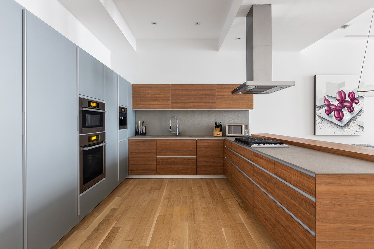 83 SPRING Street 2/3