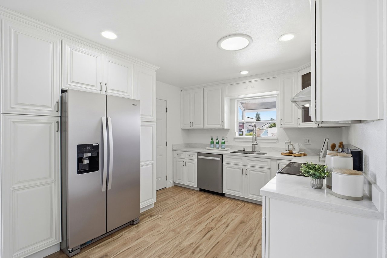 Turn Key Beauty in Sundale