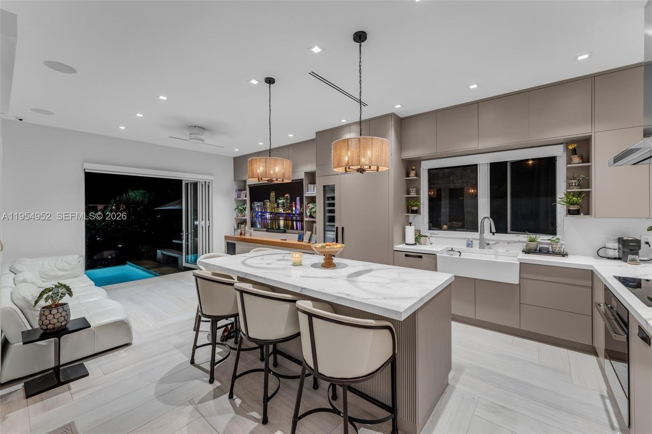 4819-university-drive-coral-gables-pool-home-sold-kitchen