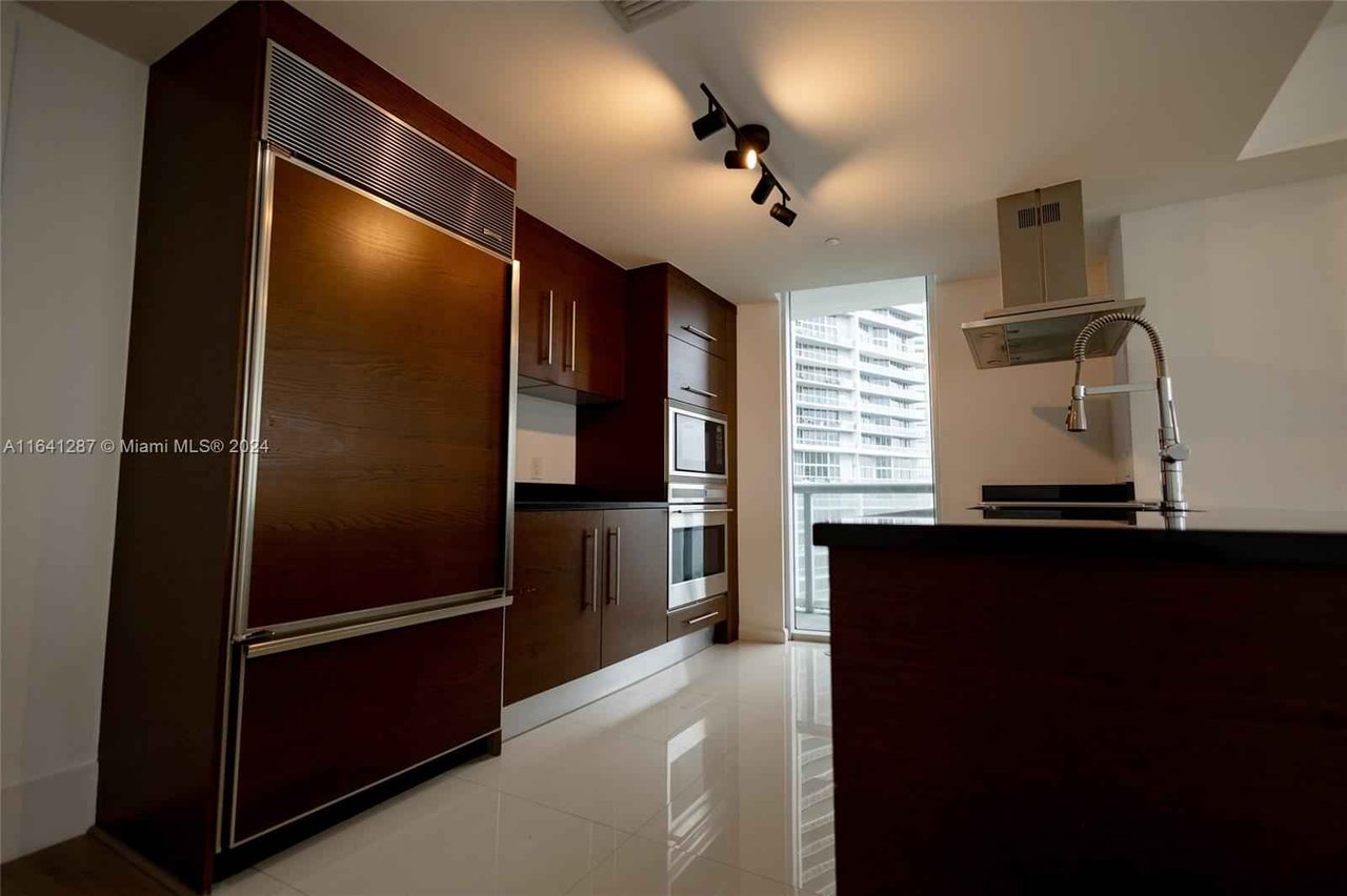 495 Brickell Ave Unit 2102