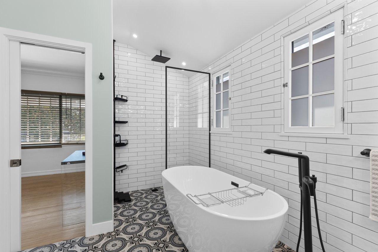 15435 Sutton St, Sherman Oaks