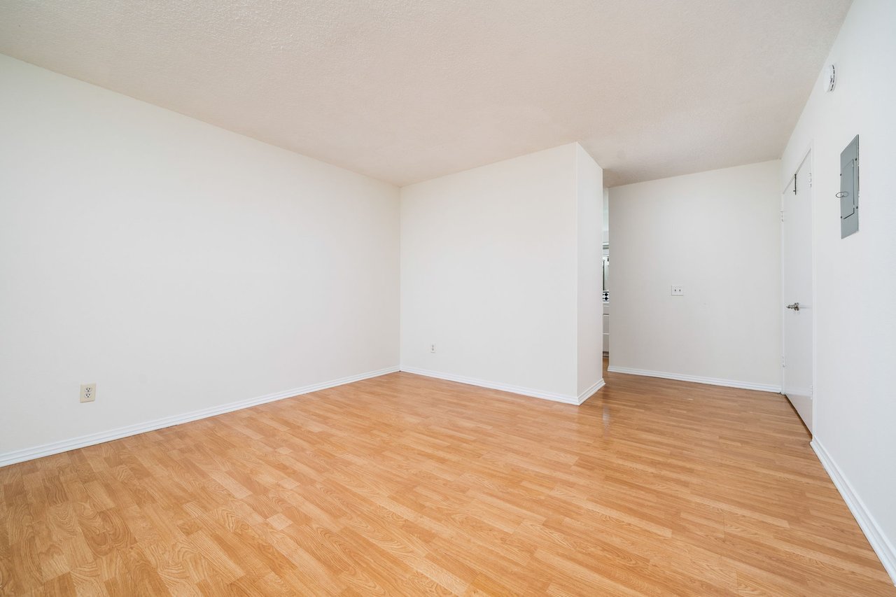 960 E Bonita Avenue 91