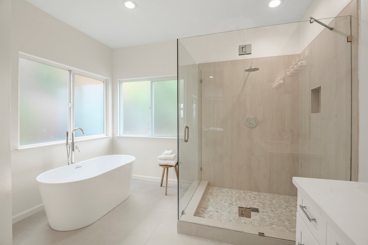 15855 Jackson Oaks Drive