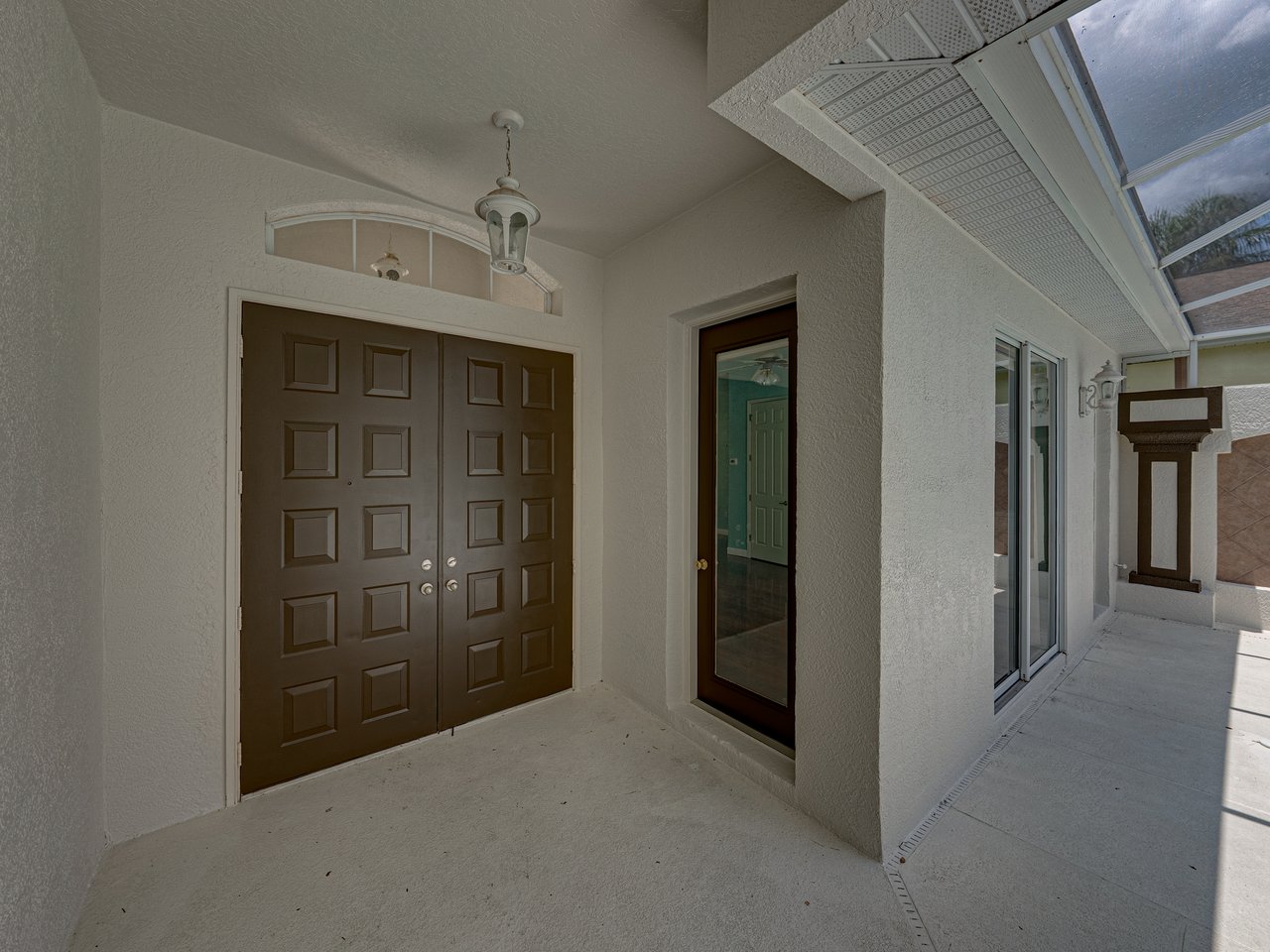 12333 WOODLANDS CIR