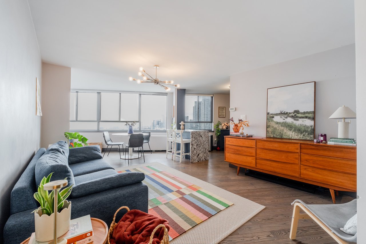 2805-270 Queens Quay W 