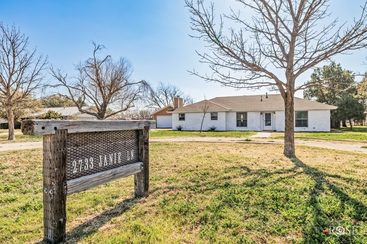 2733 Janie Ln