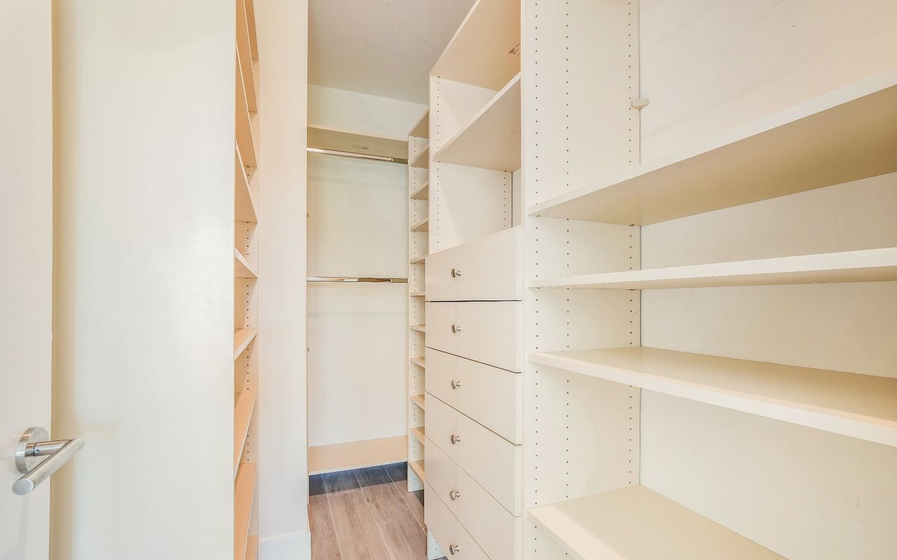 8788 Shoreham Dr Unit: PH43