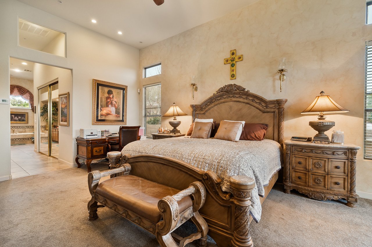 9657 E PEREGRINE Place