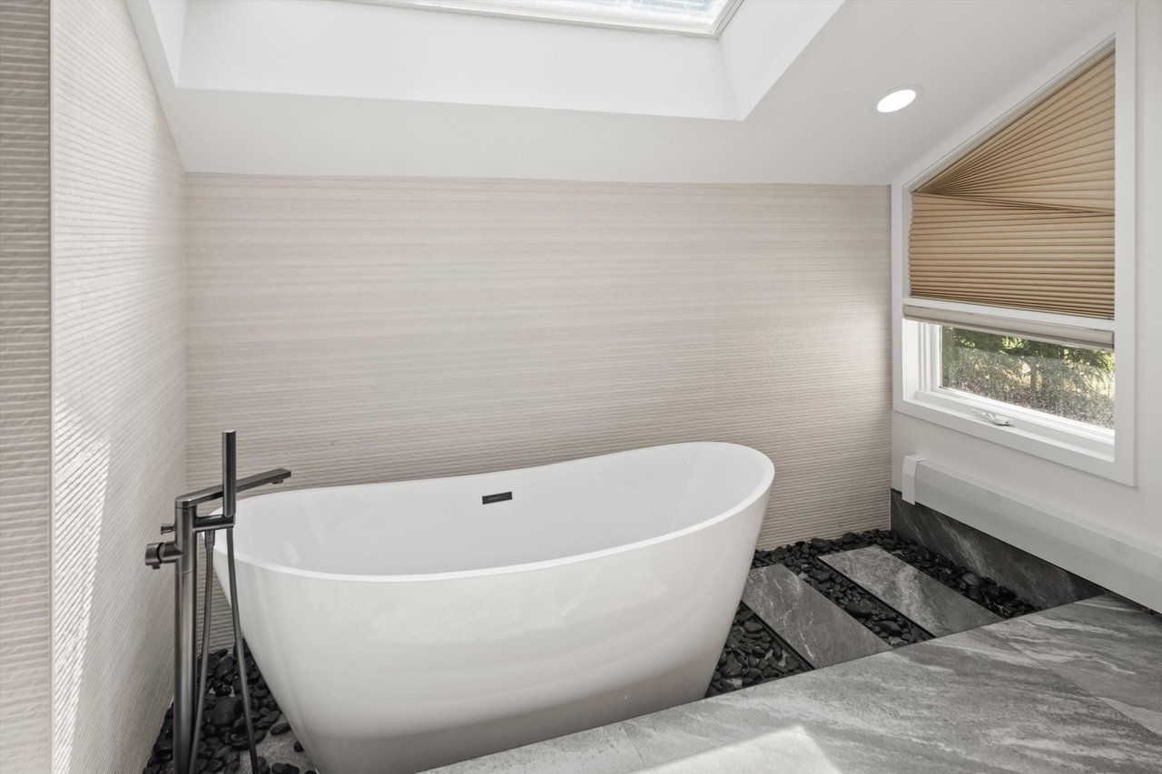 Designer Living with Unmatched Mountain Views