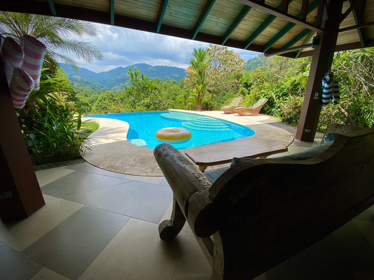 Charming 2-Bedroom Villa on 5 Acres with Creek Access and Income Potential