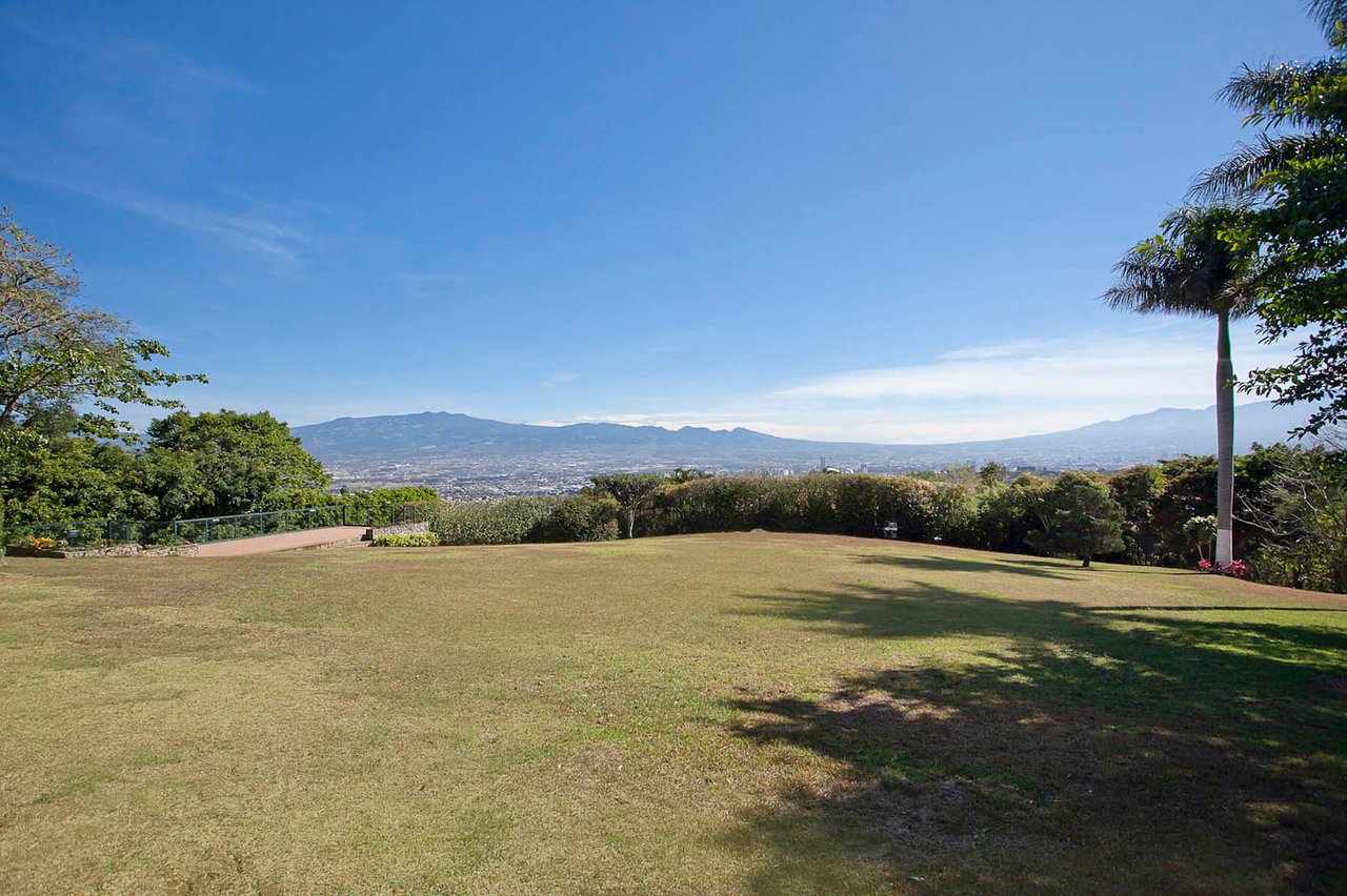 Hilltop Pool Estate Tennis Court, Escazu, San Jose