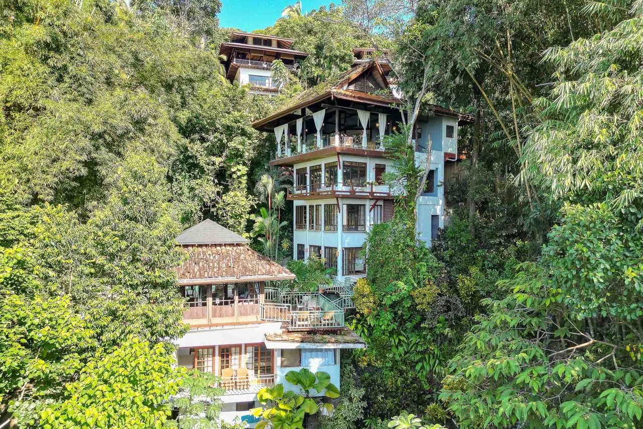 Balinese Tropical Rental Villa, Manuel Antonio, Puntarenas