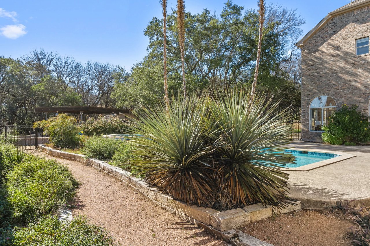 3813 McNeil Dr