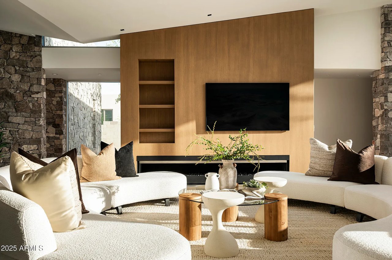 5120 N CASA BLANCA Drive