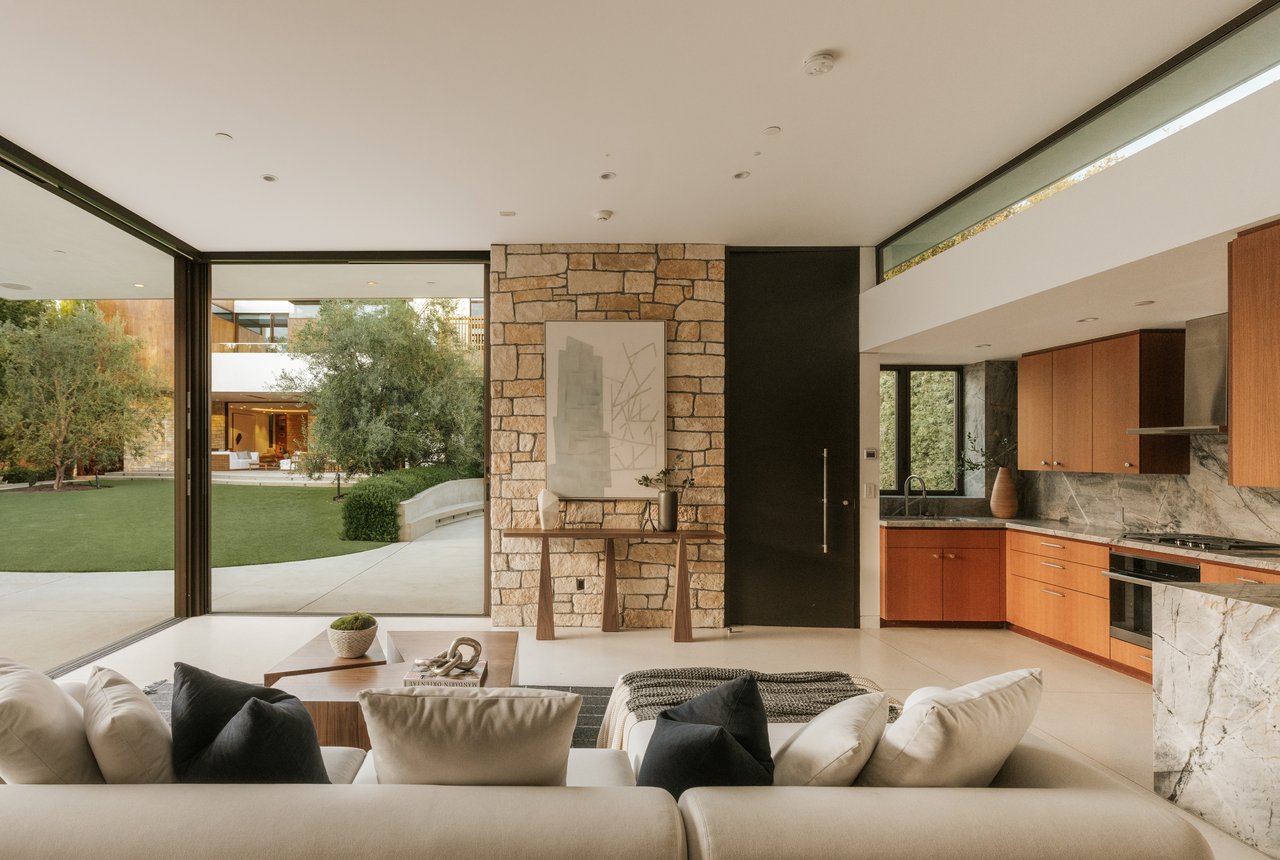 709 Walden Dr