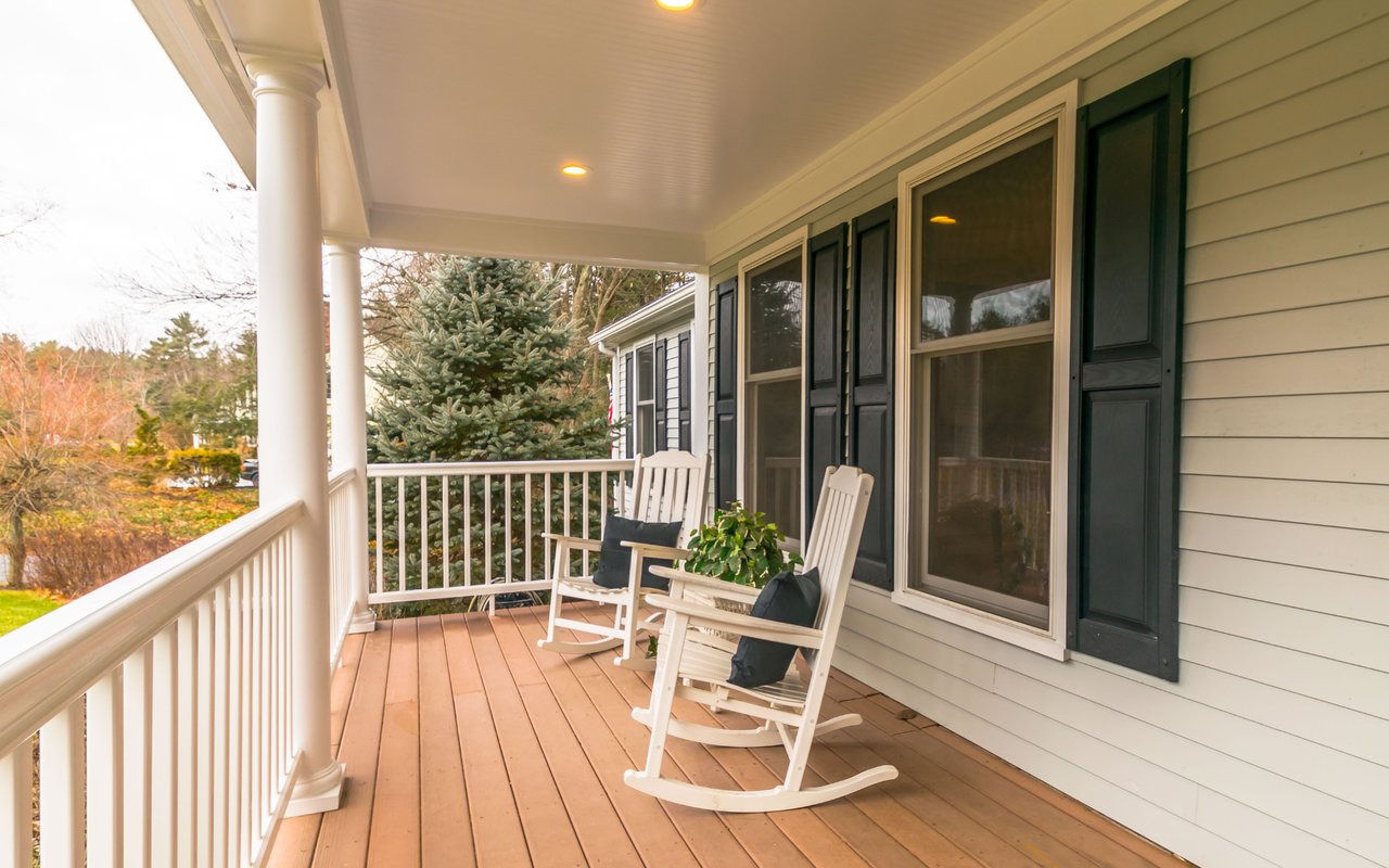 Professional Photography vs. DIY Photos – Does It Matter?