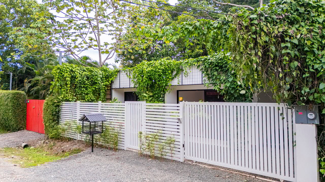 Modern Elegance Meets Tropical Lifestyle in Uvita