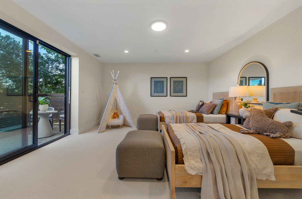 Contemporary Gem on Belvedere Island