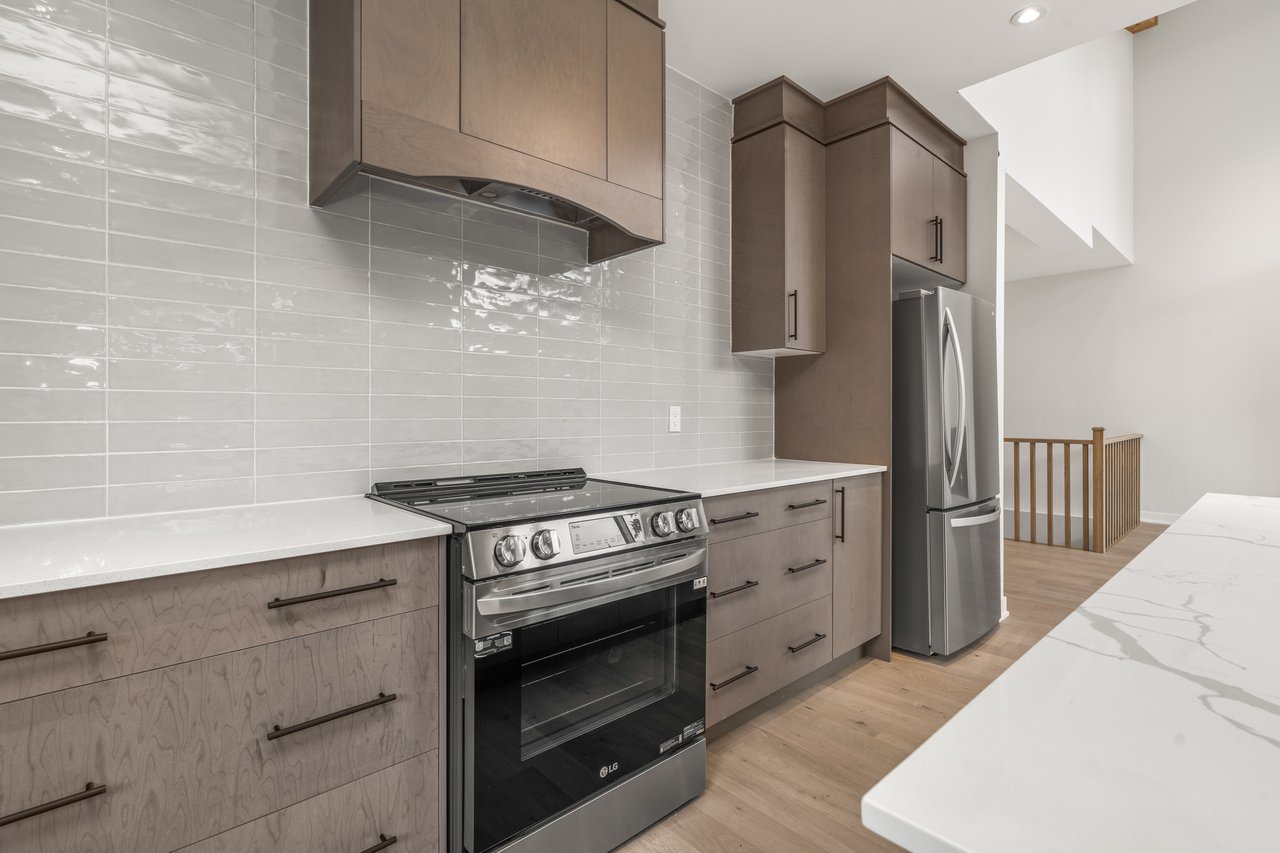 49 - 1053 GREENSVIEW DRIVE
