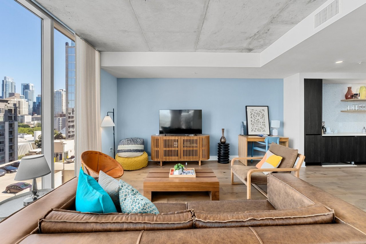 48 East Avenue #1310