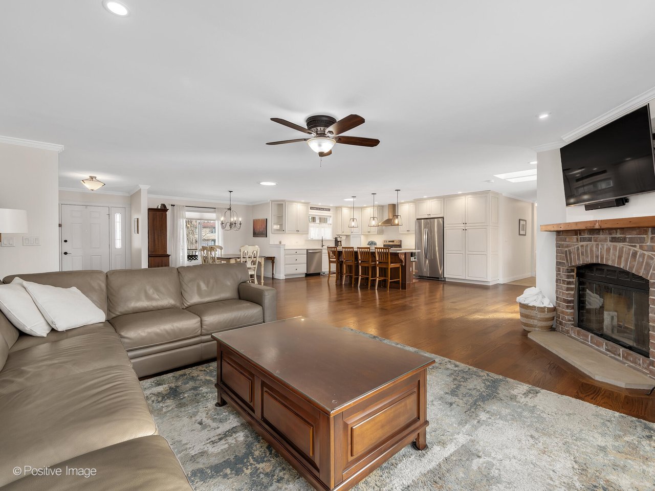 3N010 Woodview Dr West Chicago IL | New Listing | Joe Soto, RE/MAX Suburban