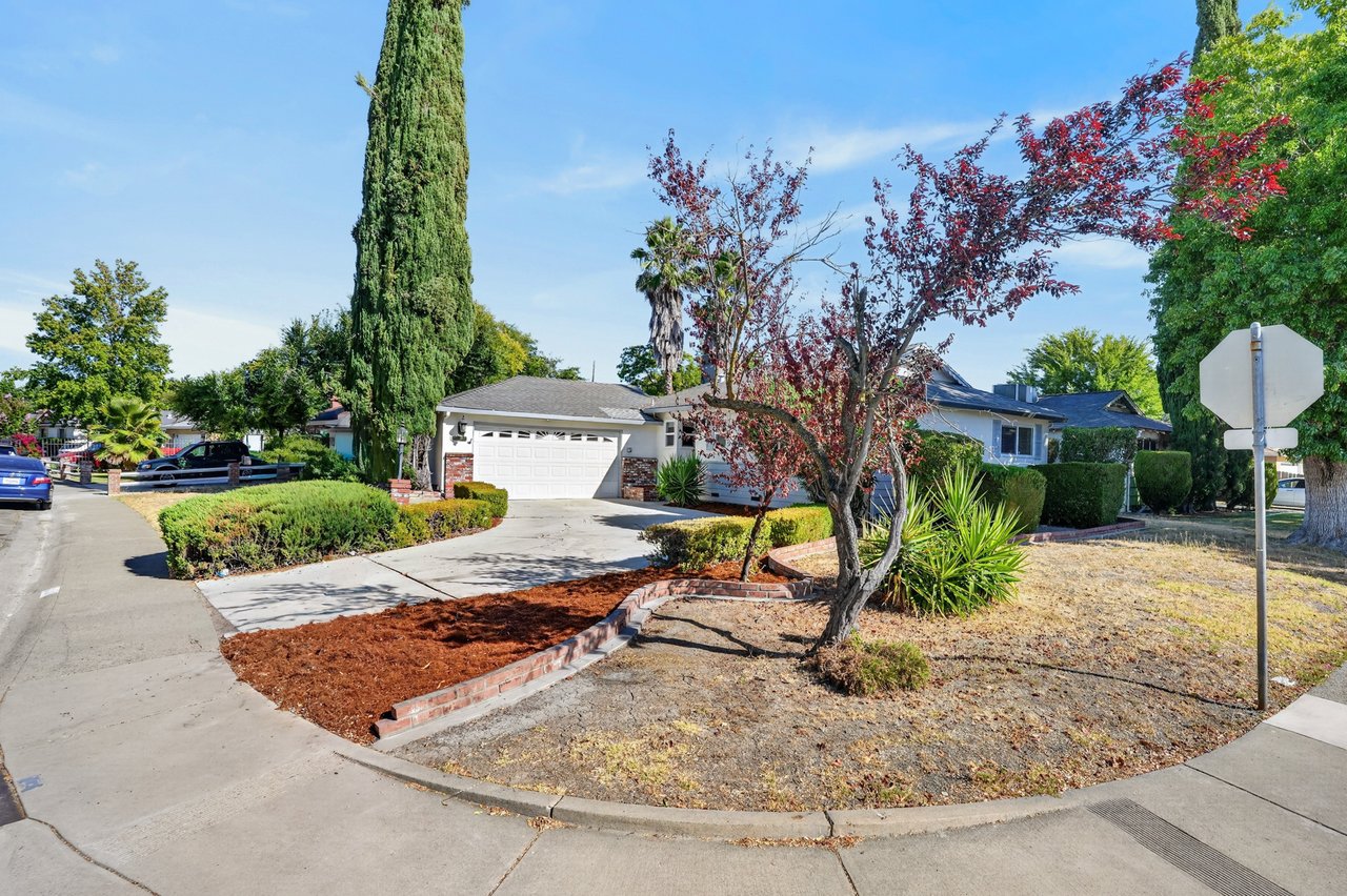 2121 50th Ave