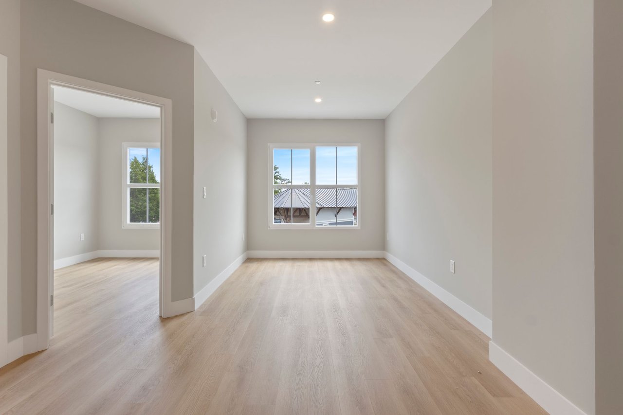 298 Main Street, 2F