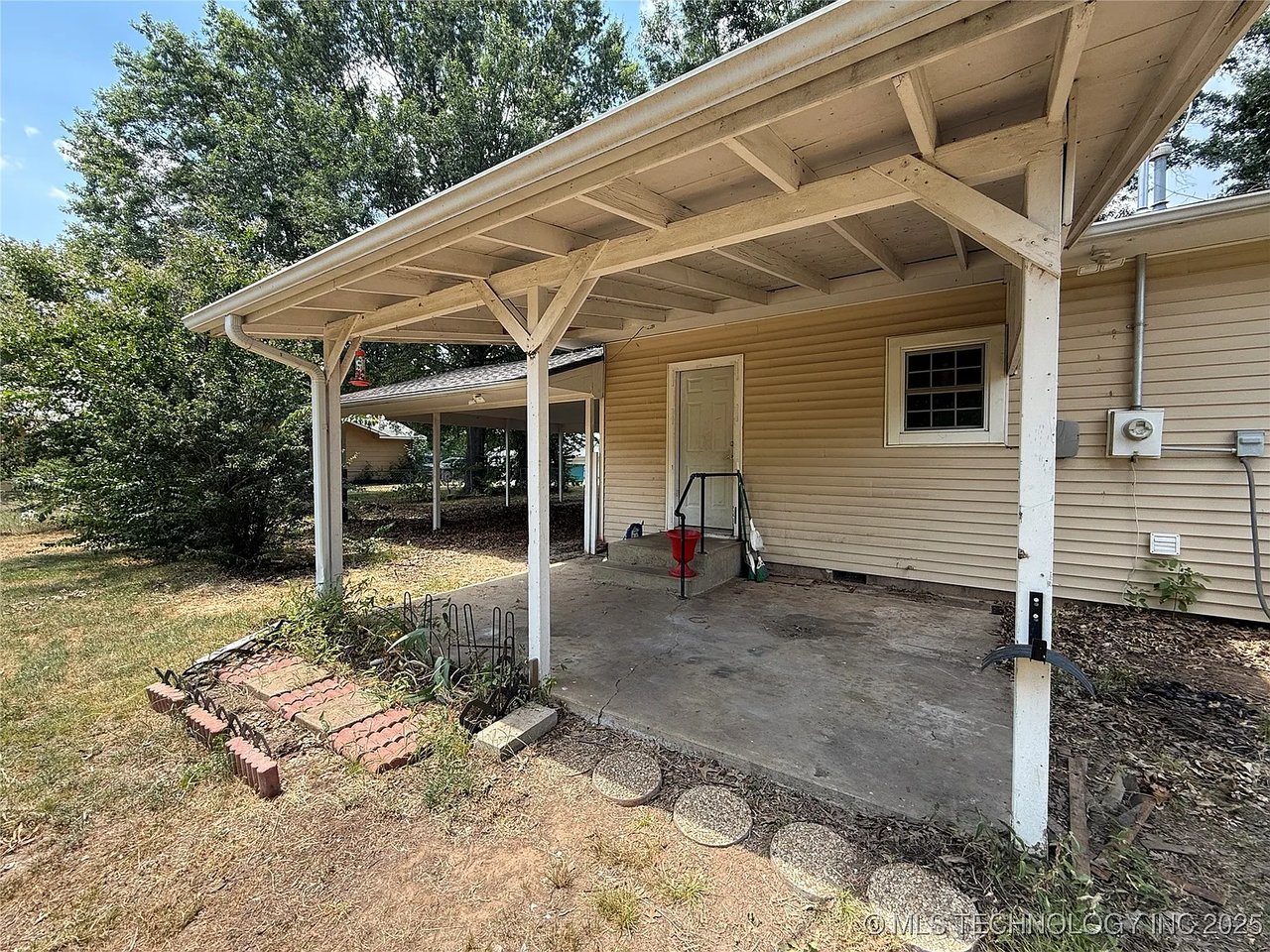 116 SW 5th St