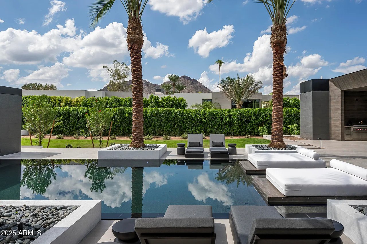 6911 E Jackrabbit Rd