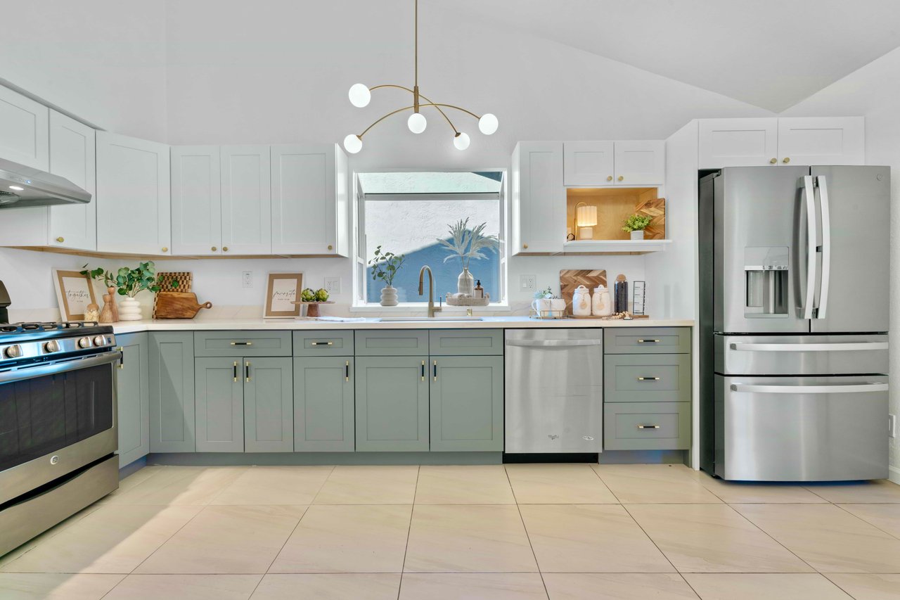 32490 Lake Temescal Ln