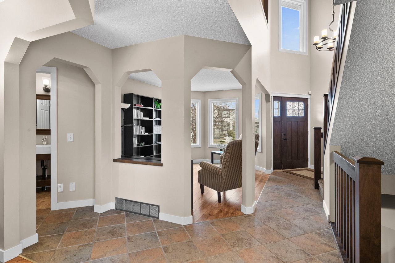 7 Valley Creek Bay NW