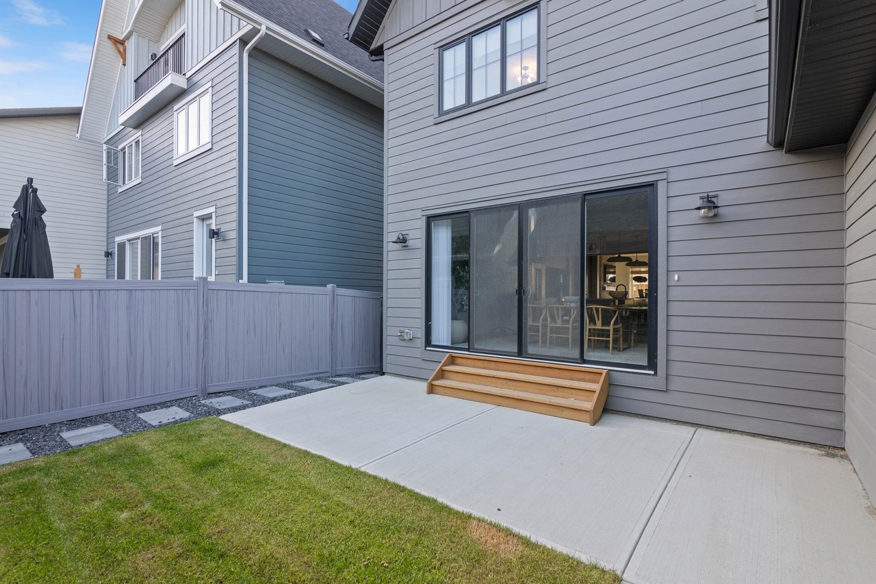 227 Calais Drive SW