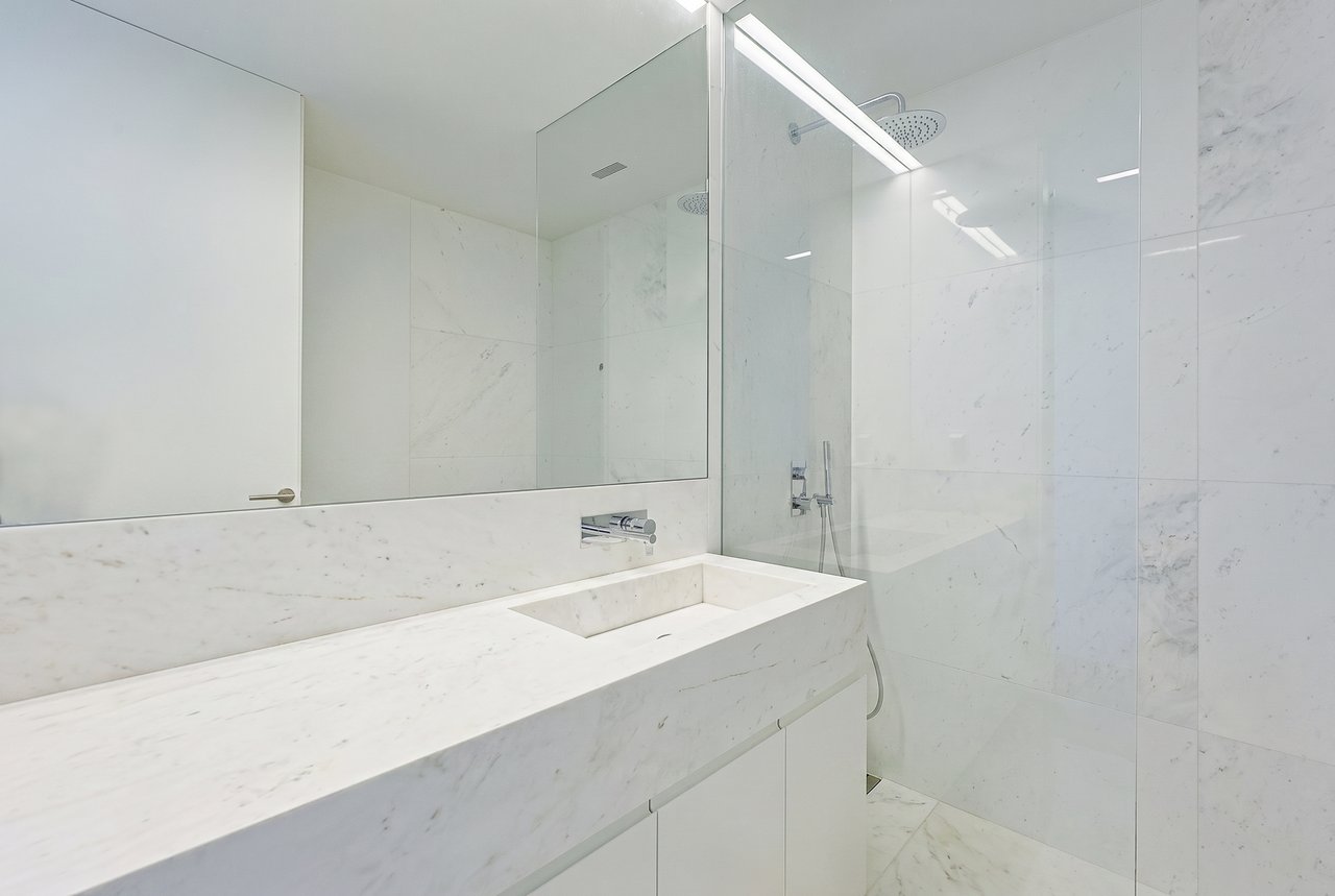 Elegant 2-Bedroom Apartment in One Living Cascais with Premium Amenities