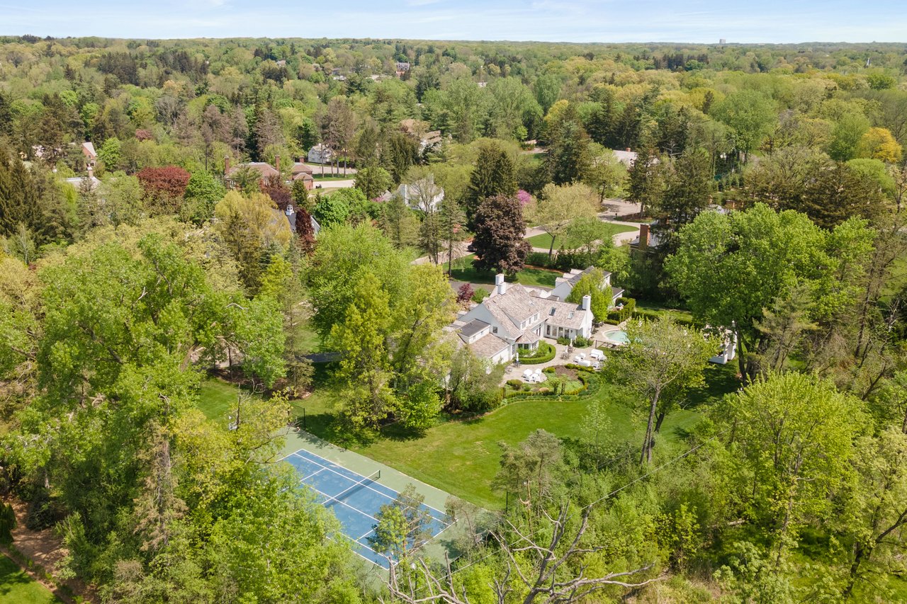 345 Woodridge Road