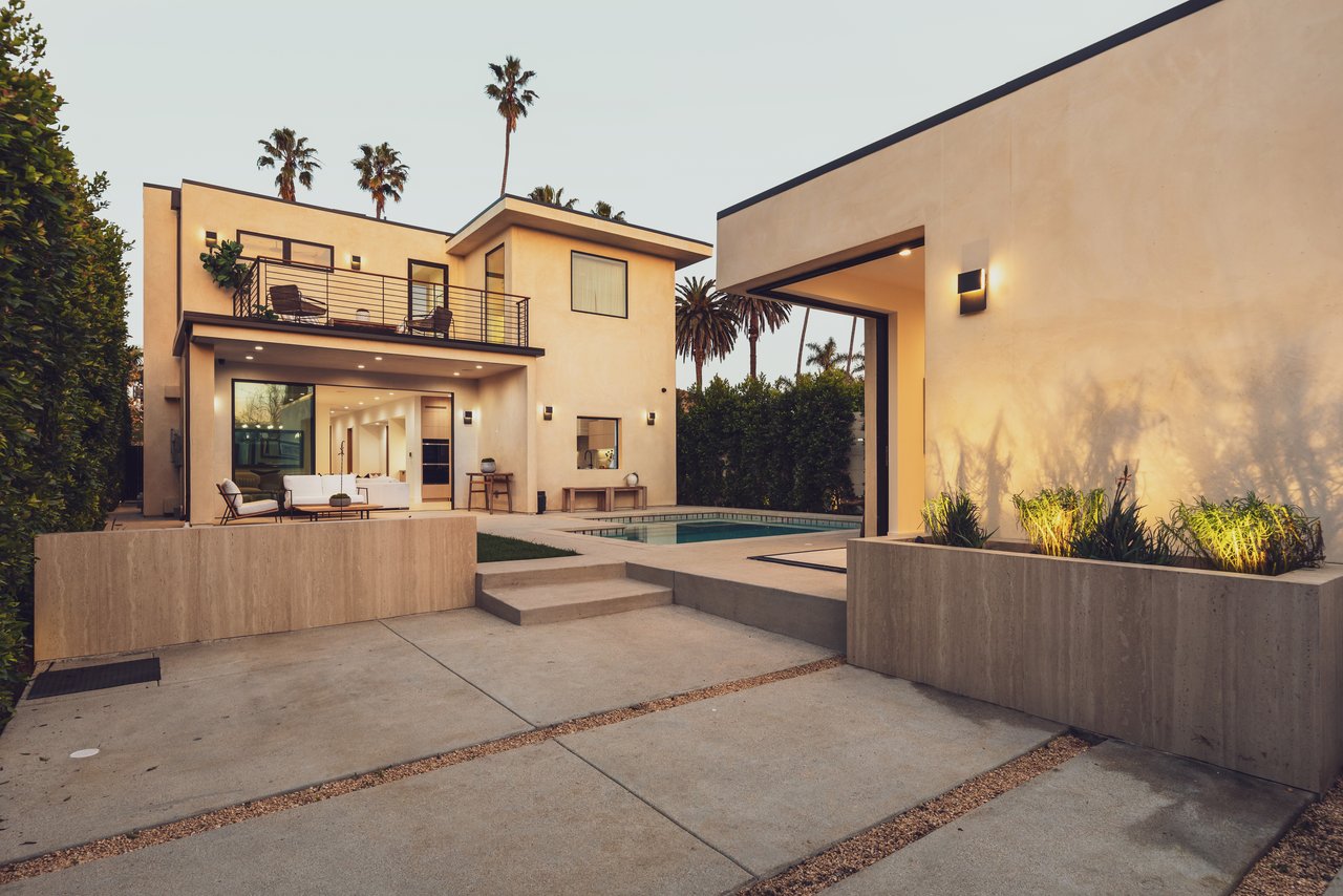 2115 Walnut Ave, Venice