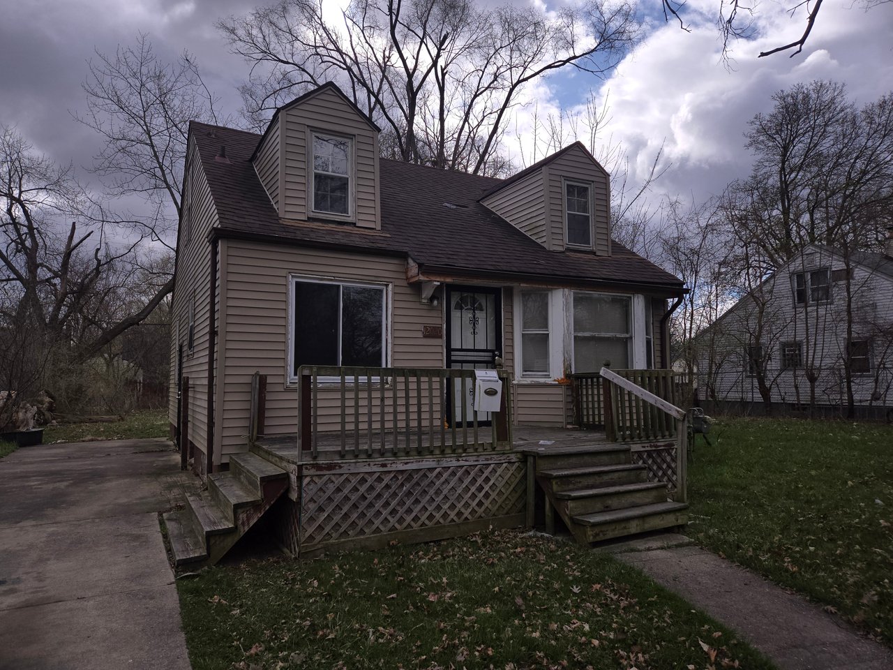 12020 Stout St