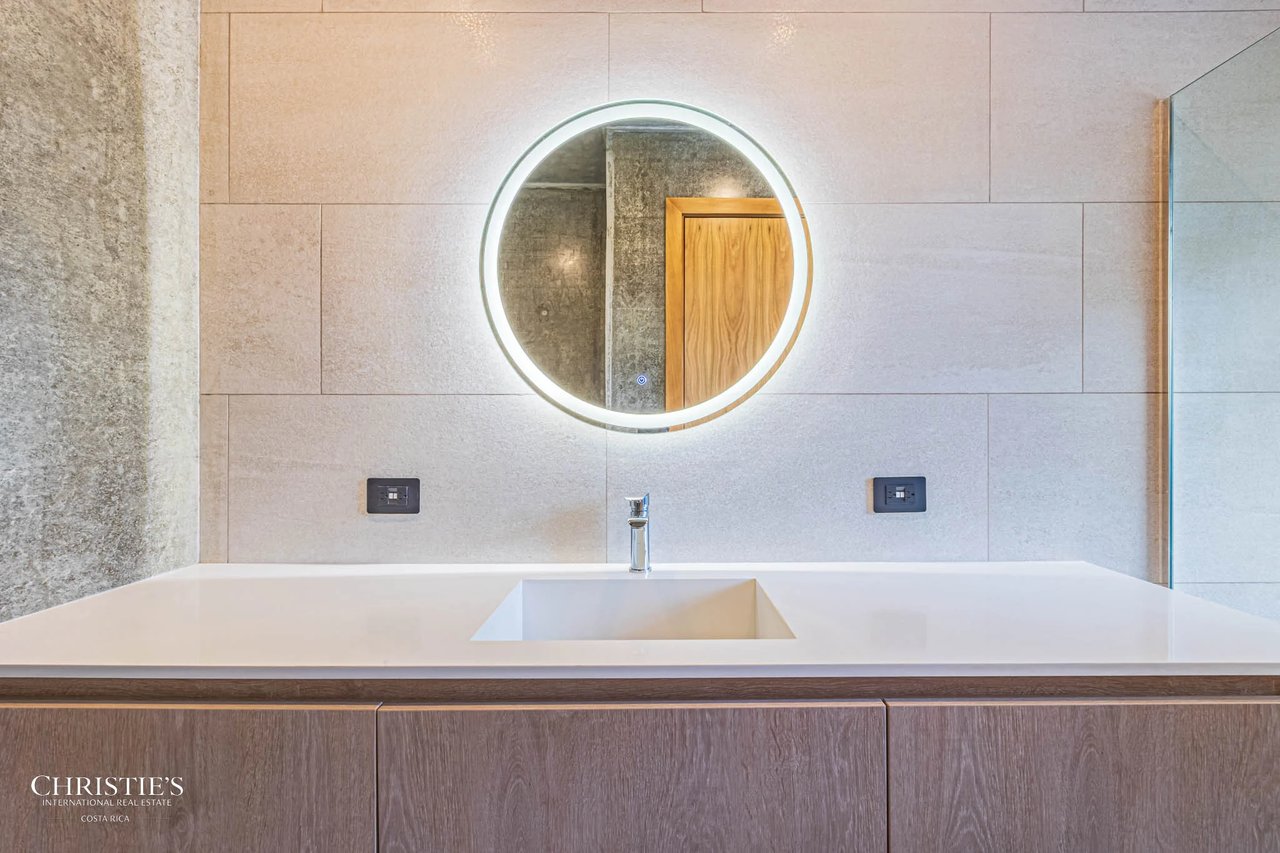 Freshly Built Tropical Design Villa Overlooking the Iconic Whale’s Tail