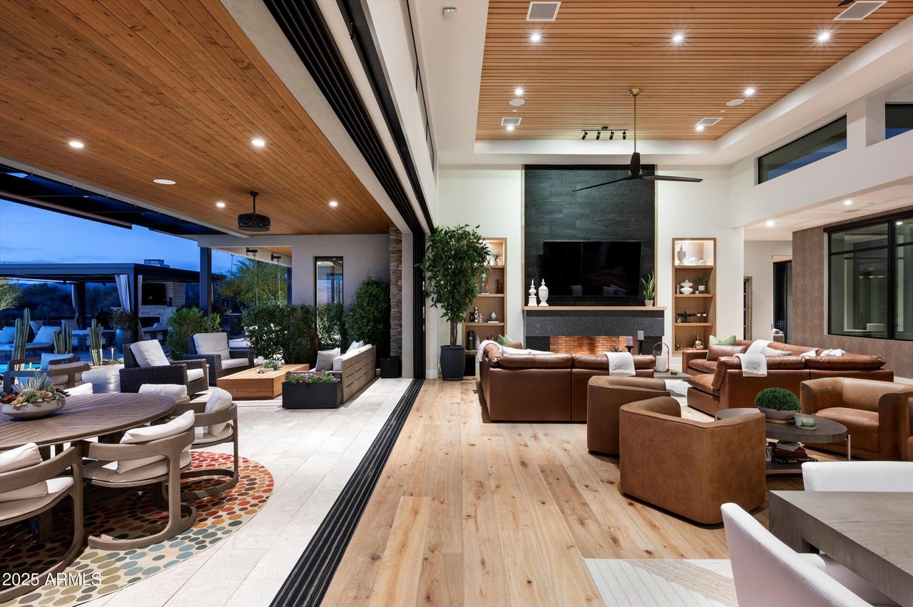 8328 E WHISPER ROCK TRL